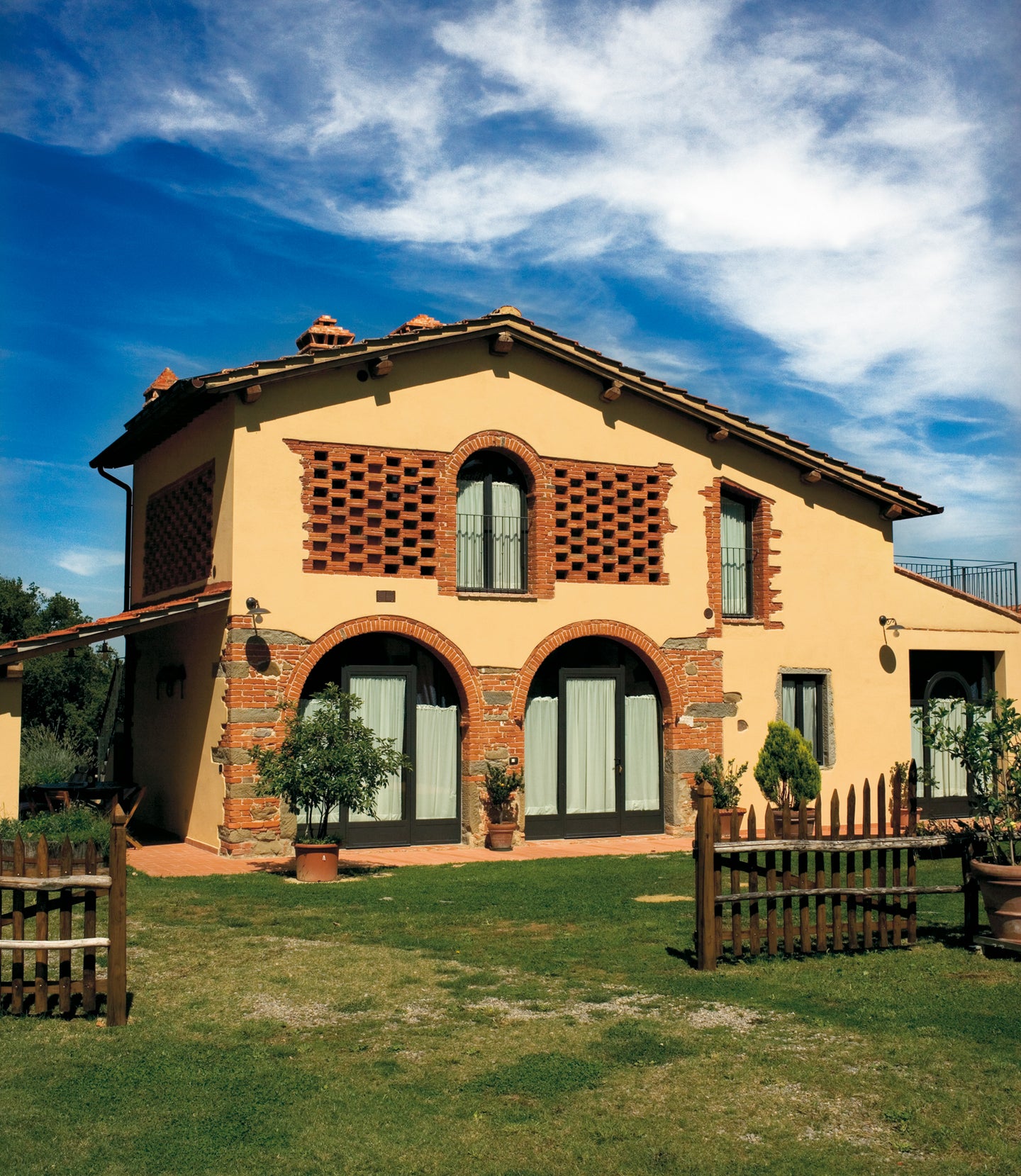 Image of Podere Luisa organic winery located near Arezzo Tuscany